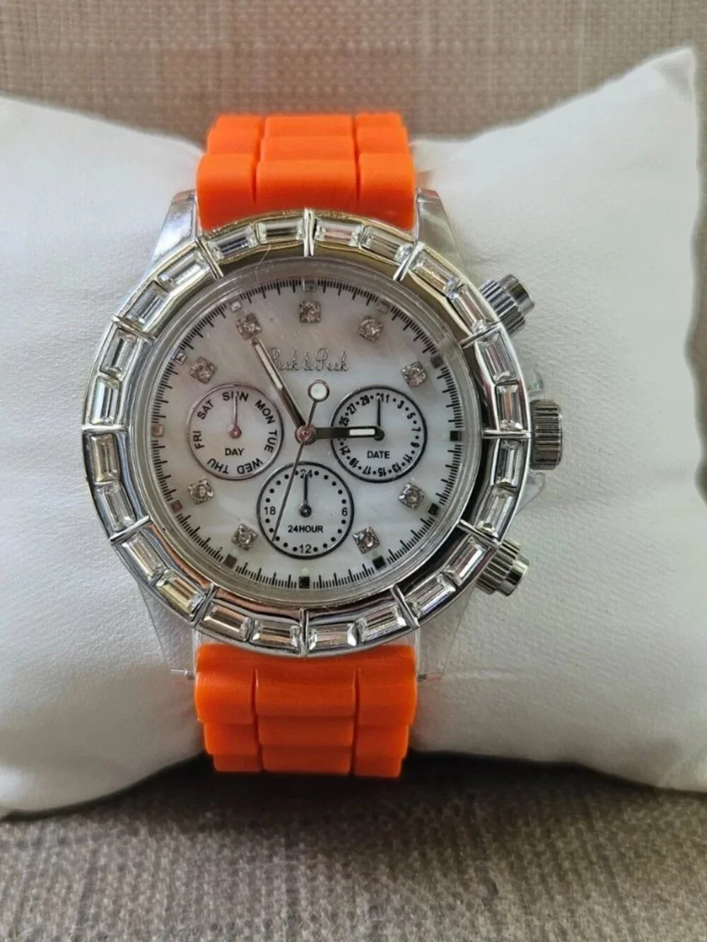 Peck & Peck Wristwatch Crystals Accent Bezel Analog Quartz Fashion Unisex Watch